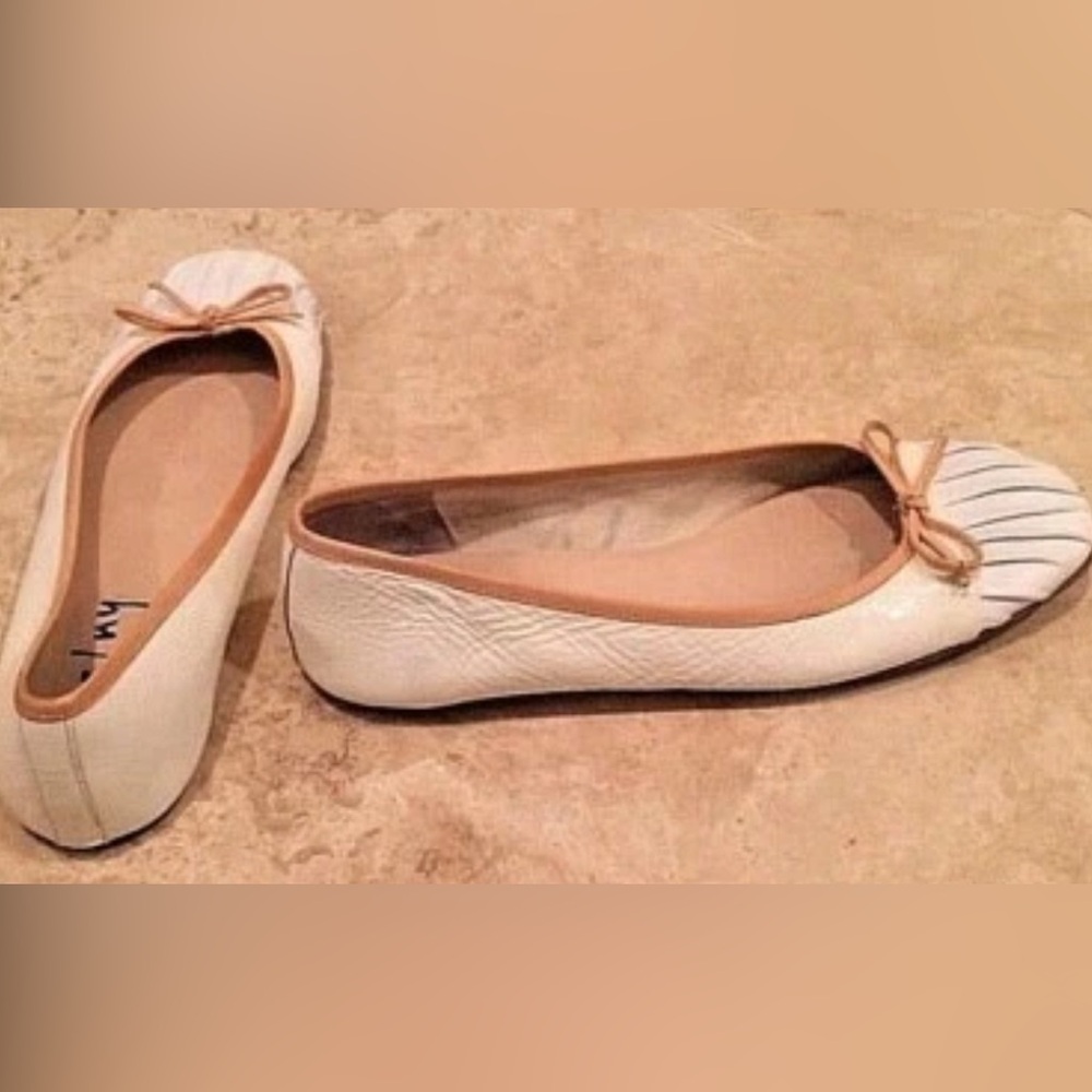 FS/NY Patent Leather Flats Ivory White Tan Capped Toe Bow Ballet Flats 9M Italy - Picture 7 of 11
